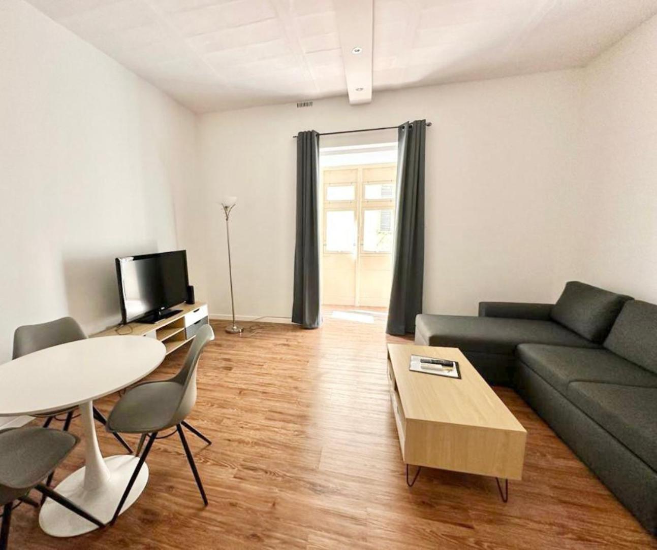 Central And Modern Valletta Flat ภายนอก รูปภาพ